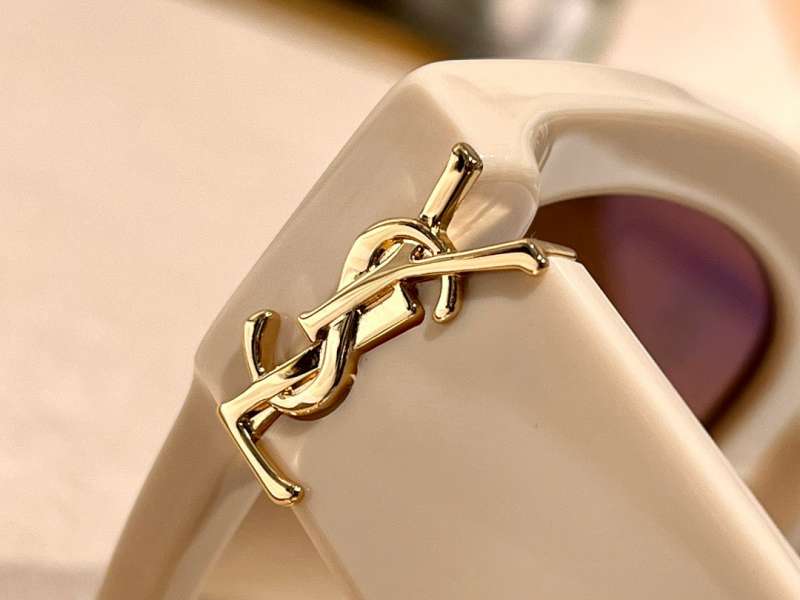 Picture of YSL Sunglasses _SKUfw53746111fw